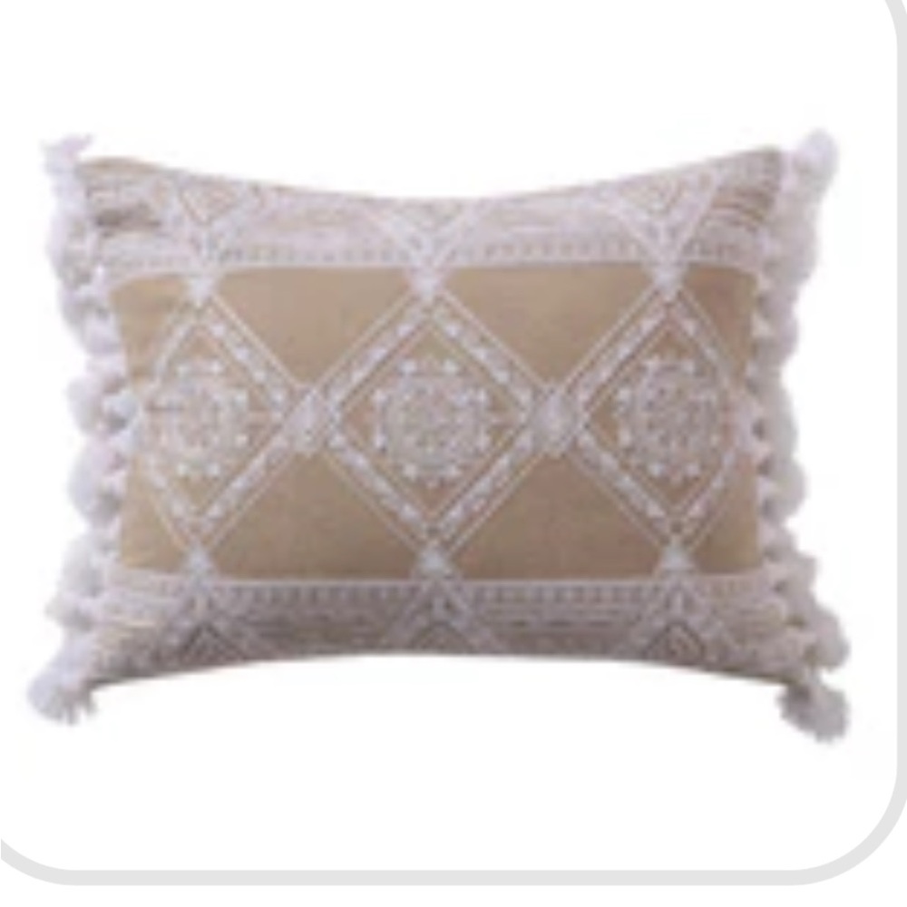 Levtex Harleson White Diamond with Tassel Tan and White Decorative Pillow NWT
